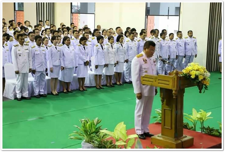 ﻿สำนักงานบังคับคดีจังหวัดนราธิวาสร่วมพิธีวางพวงมาลาถวายบังคม พระบาทสมเด็จพระมงกุฎเกล้าเจ้าอยู่หัว